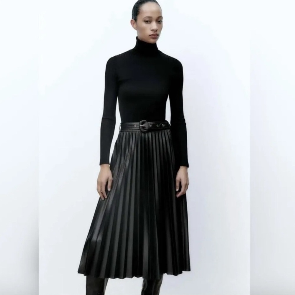 Zara Black Pleated Midi A-Line Skirt